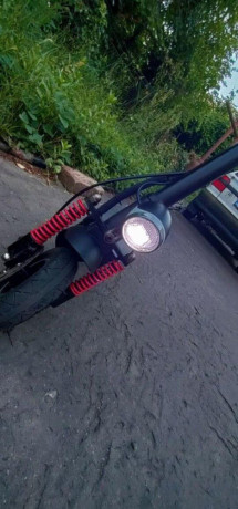 elektricka-kolobezka-vmax-r20-500w-big-4