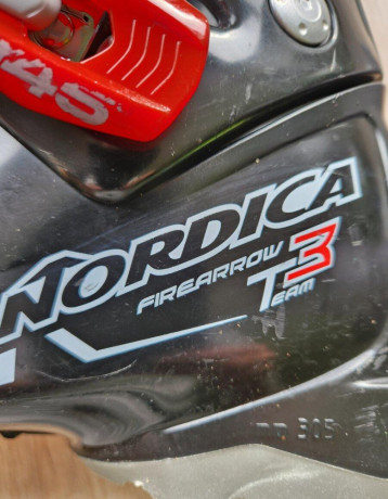 juniorske-lyziarky-nordica-firearrow-3-c-26-big-1