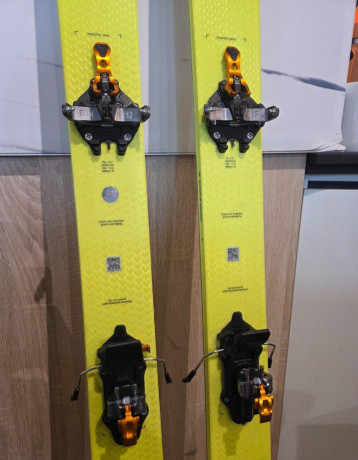 skialp-lyze-black-crows-orb-atk-pasy-harsajzne-big-1