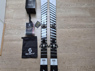 skialpovy-set-scott-lyze-viazanie-pasy