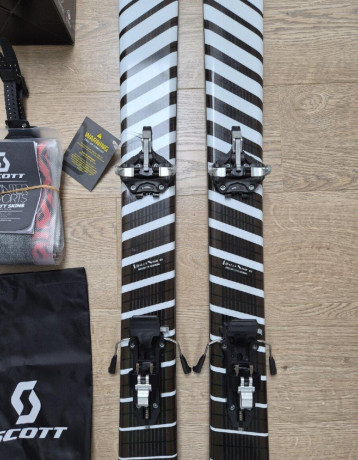 skialpovy-set-scott-lyze-viazanie-pasy-big-2
