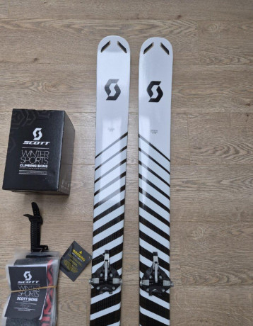 skialpovy-set-scott-lyze-viazanie-pasy-big-3