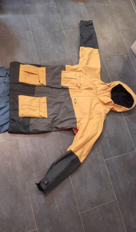 snowboard-bunda-oakley-a-nohavice-horsefeathers-big-2