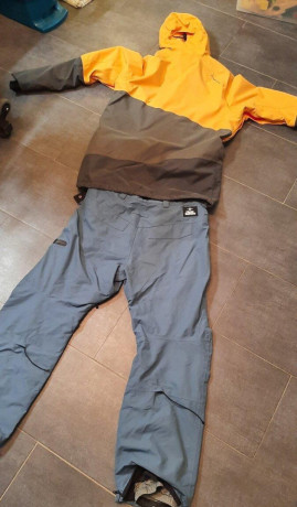 snowboard-bunda-oakley-a-nohavice-horsefeathers-big-3
