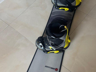 snowboardovy-komplet-doska-topanky-deeluxe