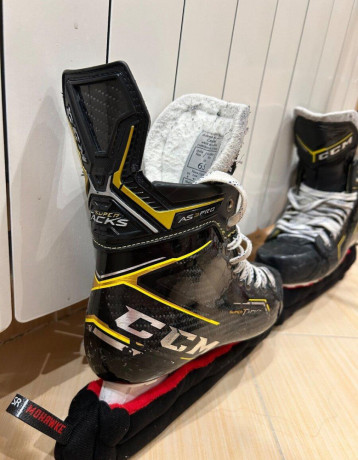 hokejove-korcule-ccm-super-tacks-as-3-pro-big-1