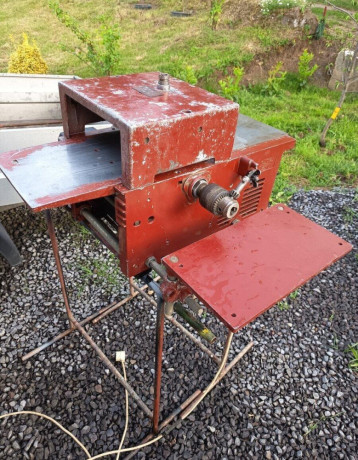 hoblovacka-hrubkovacka-dlabacka-na-220-v-big-0