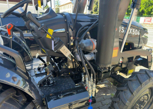 traktor-tauros-lx504-4x4-big-2