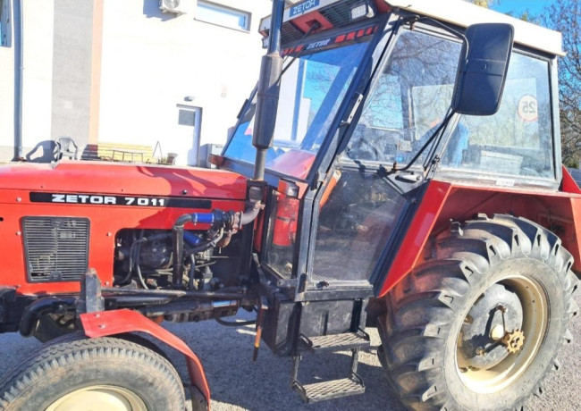 traktor-zetor-7011-big-0
