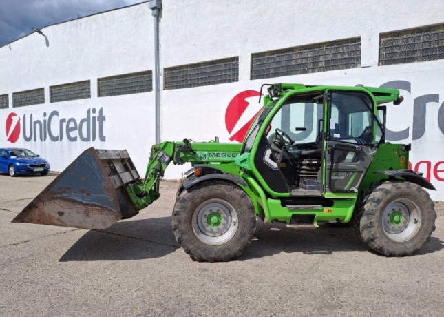 teleskopicky-manipulator-merlo-tf-387-120-big-1