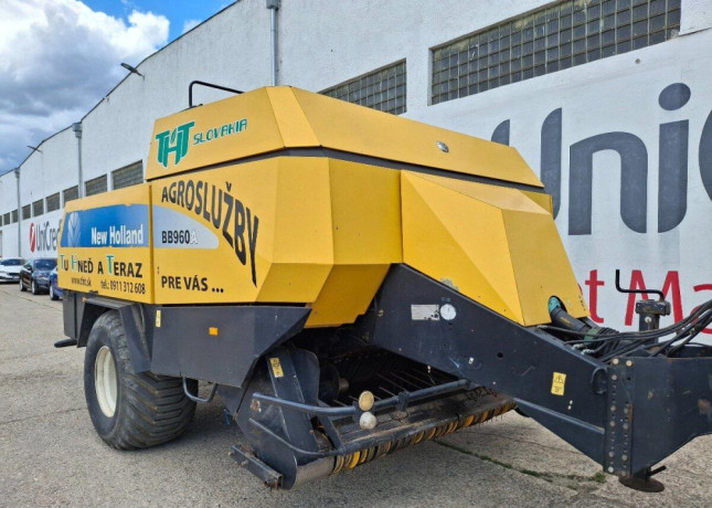 lis-na-hranate-baliky-new-holland-bb960a-big-4