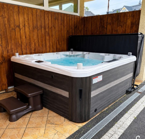 spazone-virivka-jacuzzi-virivy-bazen-spa-swimspa-big-2
