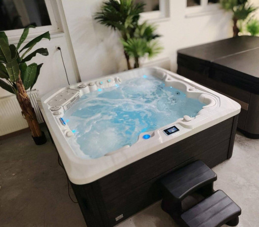 spazone-virivka-jacuzzi-virivy-bazen-spa-swimspa-big-0