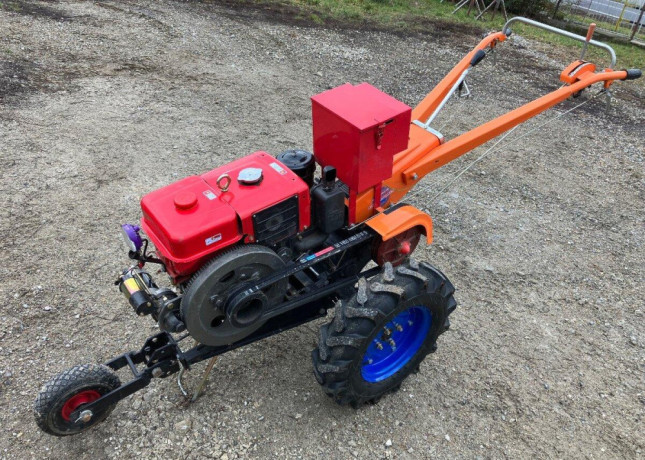 dvojkolesovy-traktor-diesel-big-1