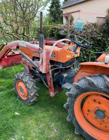 kubota-s-celnym-nakladacom-big-2