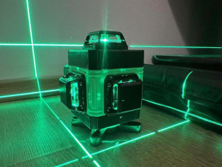 vysokosvietivy-nivelacny-laser-16-liniovy-s-dvomi-bateriami