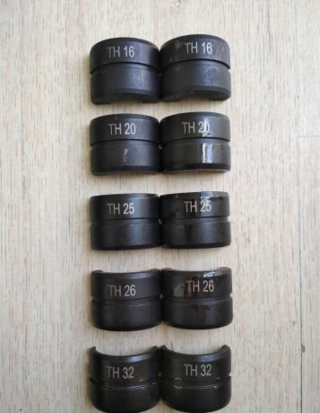 hydraulicke-lisovacie-klieste-na-plastohlinik-th-big-2