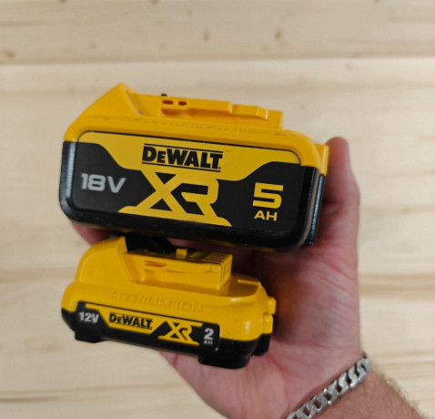 originalne-baterie-dewalt-xr-18v-5ah-a-12v-2ah-big-0