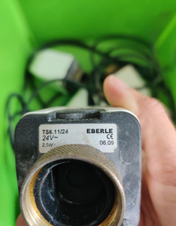 eberle-ts-611-termoelektricky-pohon-zatvoreny-termicky-big-1