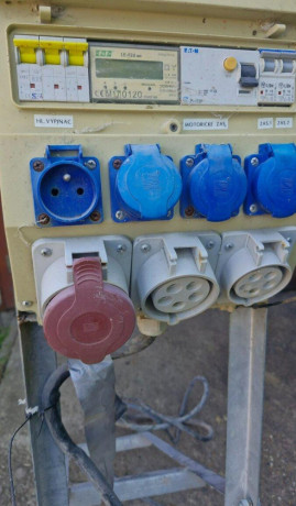 stavebny-rozvadzac-antonicek-s-elektromerom-big-1