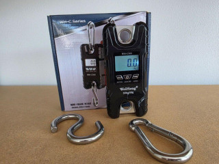 digitalna-zavesna-vaha-s-nosnostou-az-500-kg