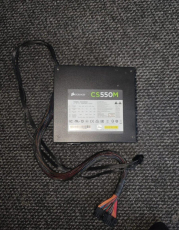 zdroj-corsair-cs550m-big-1