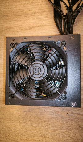 cooler-master-mwe-700w-big-4