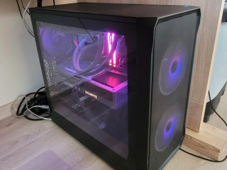 fractal-design-focus-2-rgb-black-tg-clear-tint