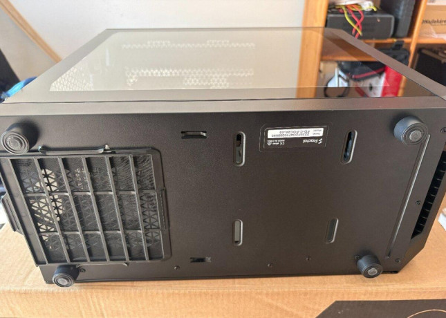 fractal-design-focus-2-rgb-black-tg-clear-tint-big-3