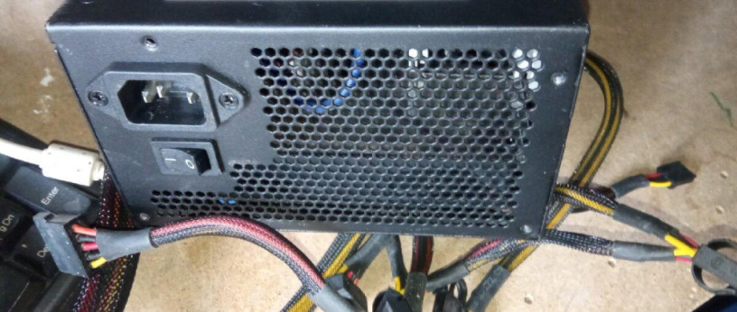 zdroj-pc-corsair-cx-430-big-3