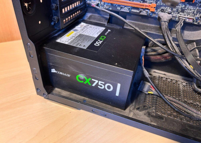 corsair-zdroj-cx750-750w-big-0