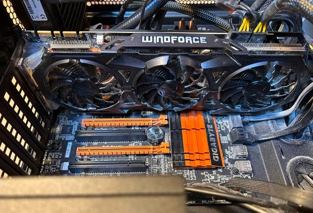 big-tower-corsair-pc-skrina-big-2