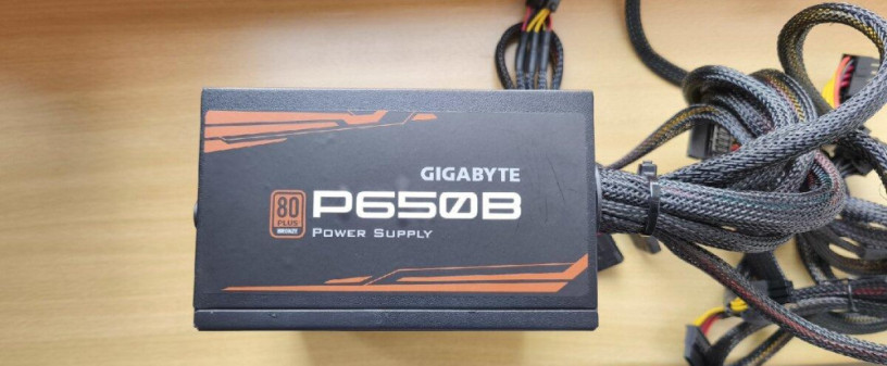 gigabyte-zdroj-650w-big-0