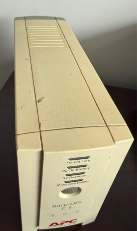 predam-zalozny-zdroj-ups-apc-back-ups-bk500ei-500va-300w-big-1