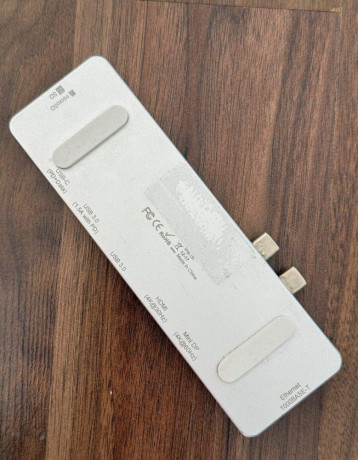 usb-c-hub-lmp-pre-apple-macbook-big-2