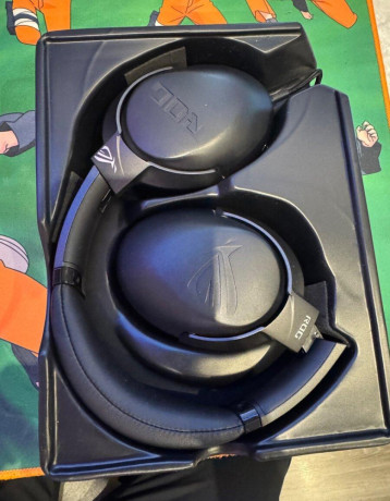 herne-sluchadla-asus-rog-strix-go-big-1