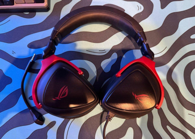 herne-sluchadla-asus-rog-delta-s-core-big-0