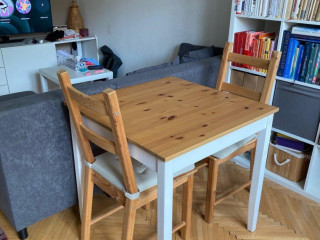 jedalensky-stolik-so-stolickami