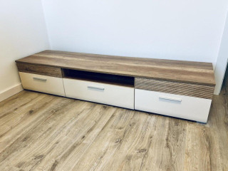 stolik-pod-tv