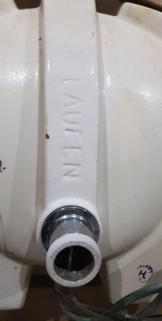 umyvadlo-laufen-s-bat-hansa-osadene-v-doske-big-1