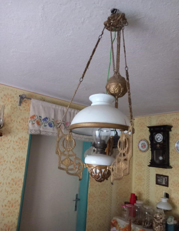 starozitny-petrolejovy-luster-stahovaci-big-0