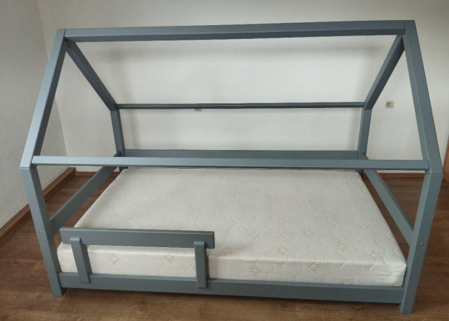 detska-postel-domcek-120x200-cm-big-0