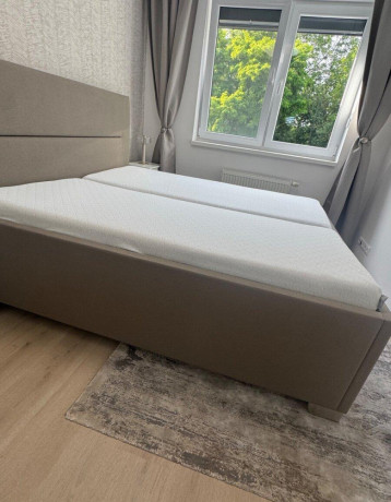 luxusna-calunena-postel-215x190cm-s-elektrickymi-rostami-big-1
