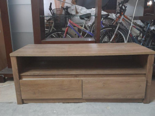 skrinka-pod-tv