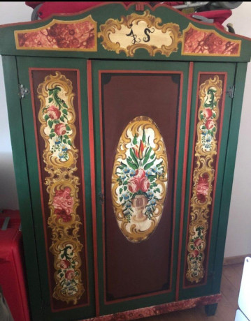 starozitny-malovany-nabytok-big-0