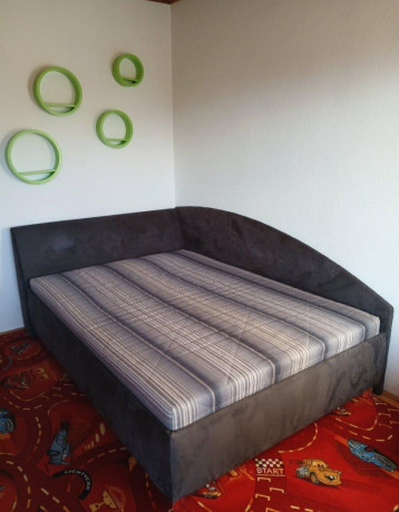 calunena-postel-s-uloznym-priestorom-len-89euro-big-4