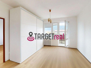 byt-68-m2-po-ciastocnej-rekonstrukcii-balkon-loggia-vyh
