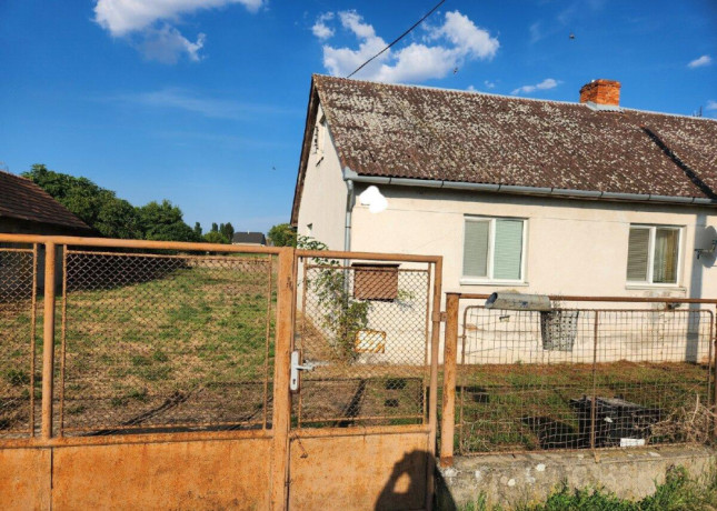 rodinny-dom-sarovce-big-1