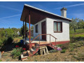 chata-s-upravenou-zahradou-a-sklenikom-small-1