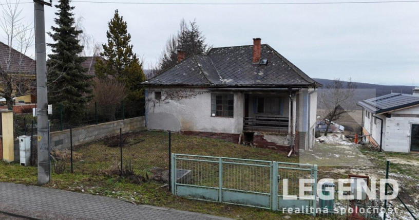 chalupa-podhradie-jedinecna-lokalita-pri-hrade-pozemok-671-big-3